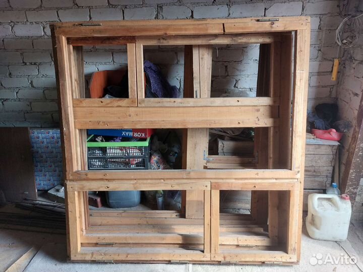 Деревянная оконная рама