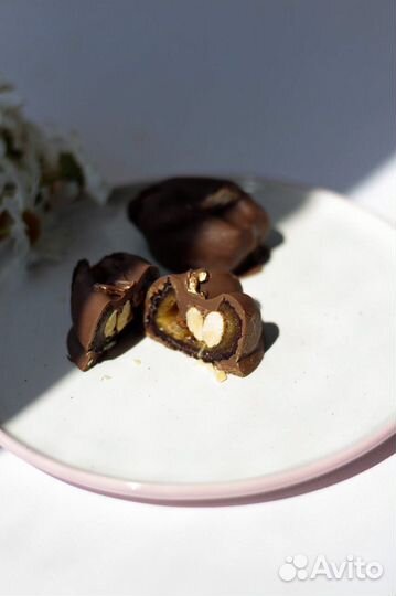 Финики в шоколаде