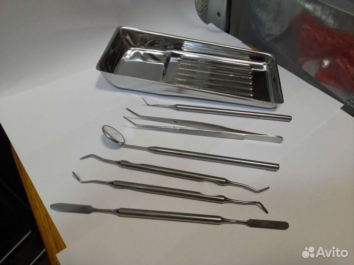 Инструменты и лоток