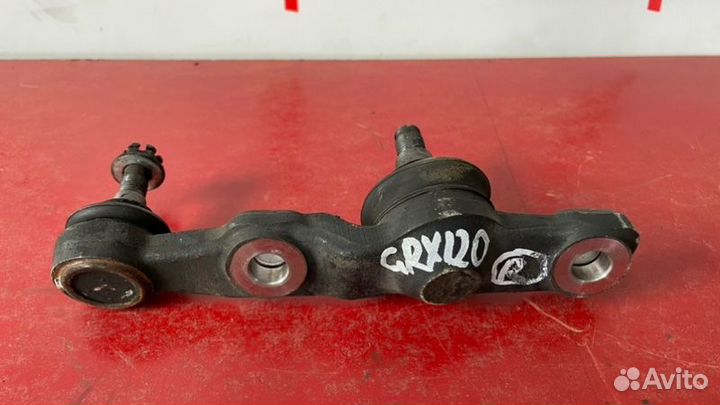 Нижние шаровые правое Toyota Mark X GRX120 4GR