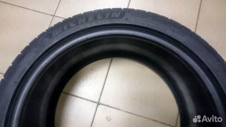 Michelin Pilot Super Sport 345/30 R19 109Y