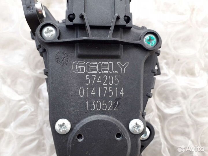 Педаль газа Geely Emgrand EC7