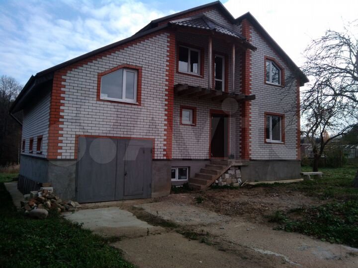 Ресторан вольские дачи вязьма. Вязьма коттеджи фото. Дом в центре. Снять коттедж. Снять дом в вязьме.