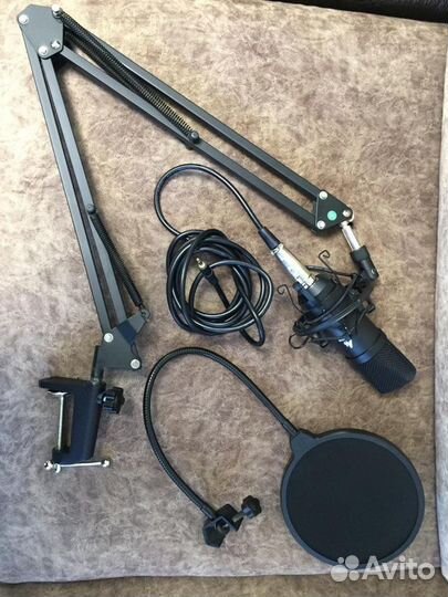 Студийный микрофон