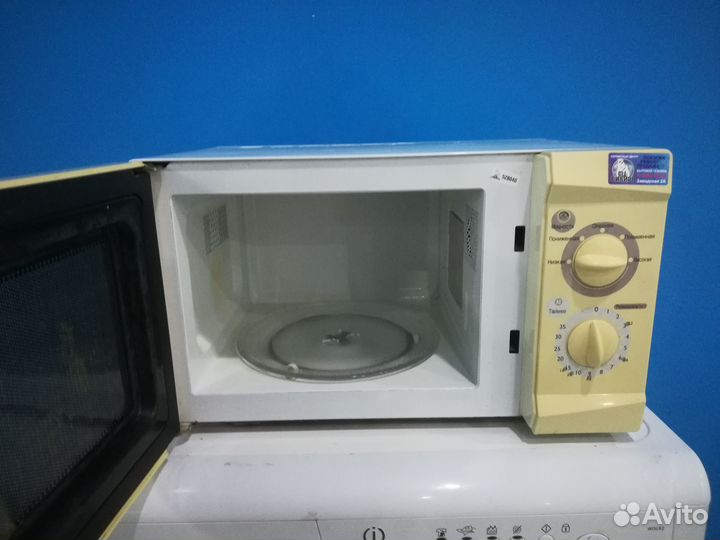 Микроволновая печь Sanyo EM-S1073W