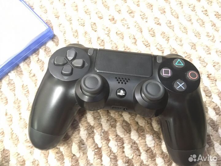 PS4 pro 1tb с играми, геймпадами
