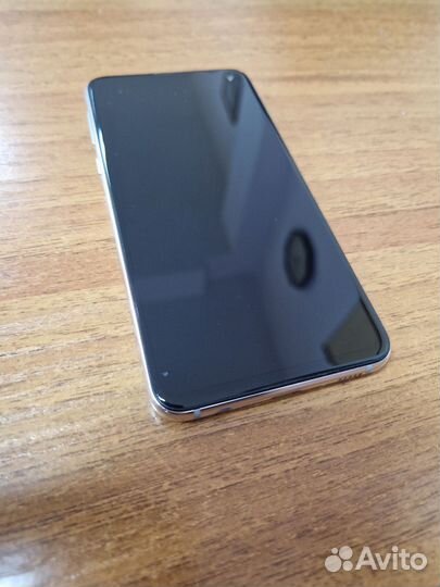 Samsung Galaxy S10e, 6/128 ГБ