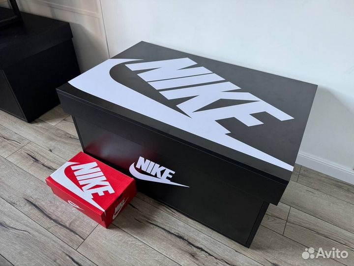 Коробка для обуви Nike (стилизированный ящик)