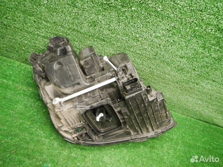 Фара левая Mercedes-Benz E-Class