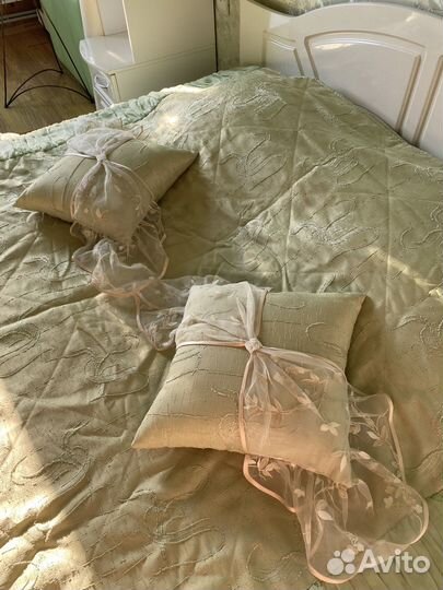 Покрывало на кровать 180*2000 б/у