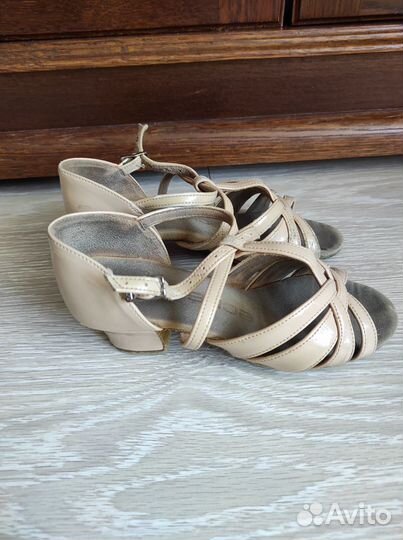 Детские бальные туфли