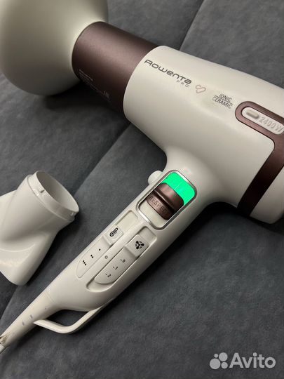 Фен Rowenta Premium Care Pro CV7461F0