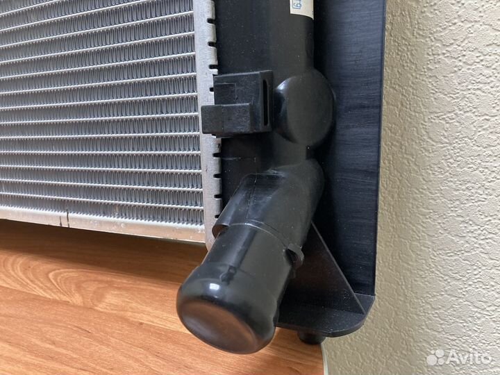 Радиатор toyota corolla/avensis (00) 1.3/1.4/1.6/1