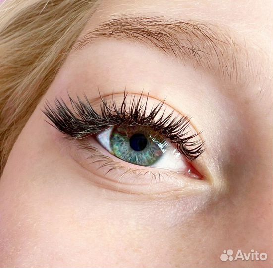 Наращивание ресниц в салоне