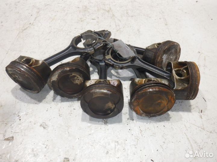 Поршень с шатуном Мерседес