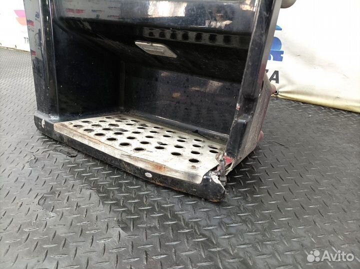 A9436664301 Корпус подножек правый