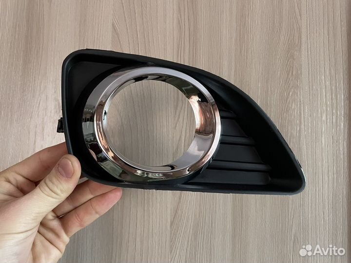 Оправа Toyota Camry для противо-туманных фар