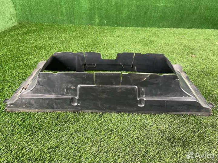 Дефлектор радиатора передний Bmw 3 F30 N47D20 2012