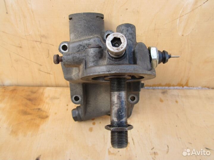 Кронштейн масляного фильтра Skoda Octavia tour