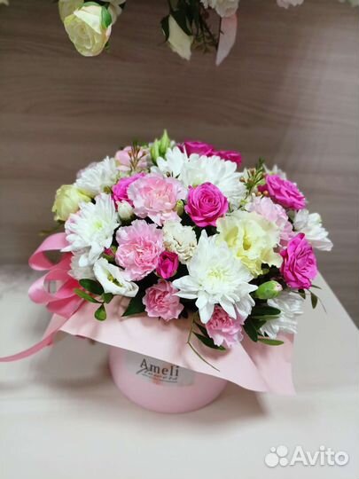 Цветы в шляпной коробке