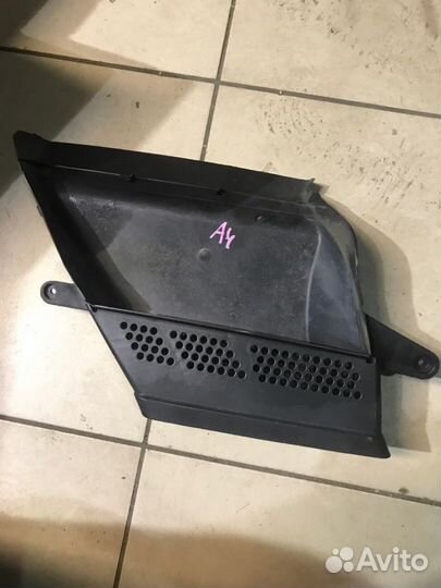 Воздухозаборник Audi A4 cdnf 2010