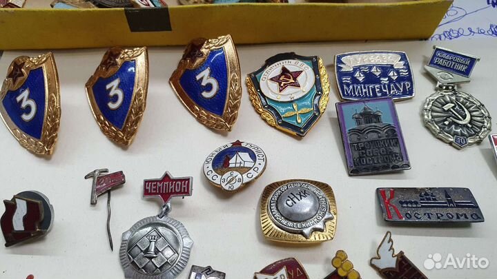 Тяжелые значки СССР