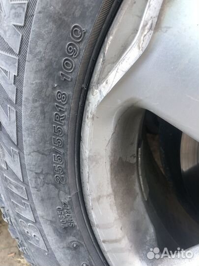 Bridgestone Blizzak RFT 255/55 R18