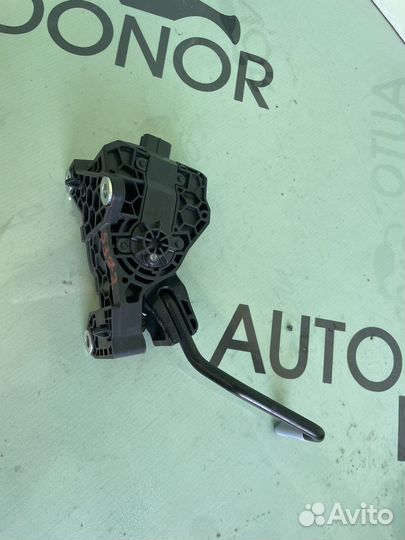 Педаль газа toyota rav4 xa50