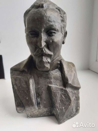 Бюст Ф.Э.Дзержинского