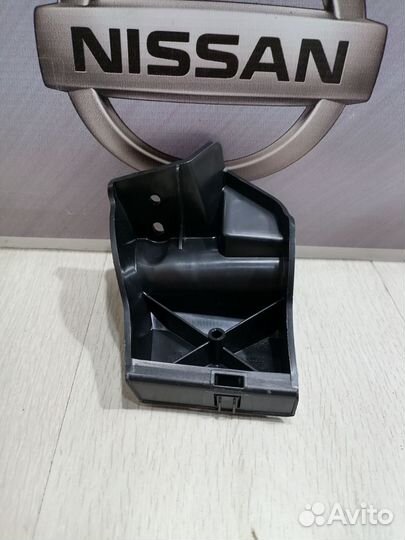 Кронштейн бампера nissan almera classic Прав