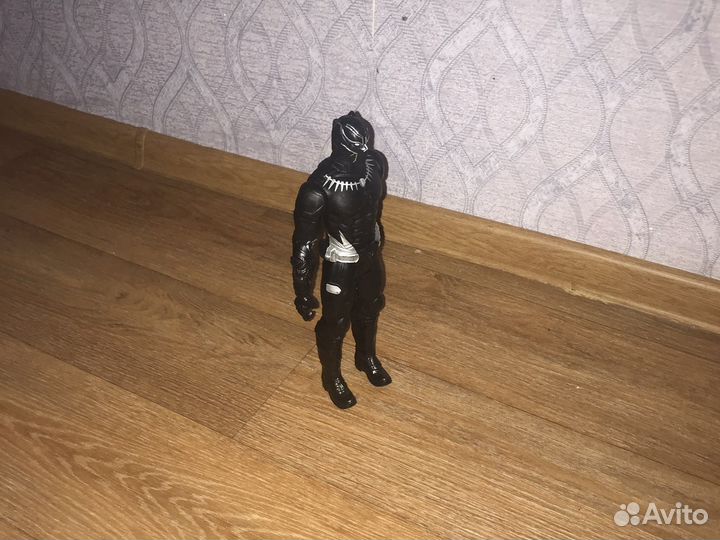 Фигурка черная пантера