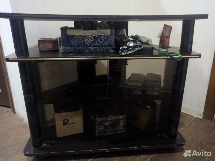 Тумба под телевизор угловая