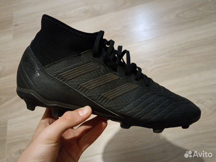Футбольные бутсы adidas predator 18.3