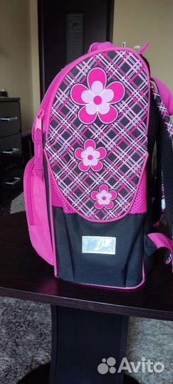 Рюкзак школьный для девочки 1 класс