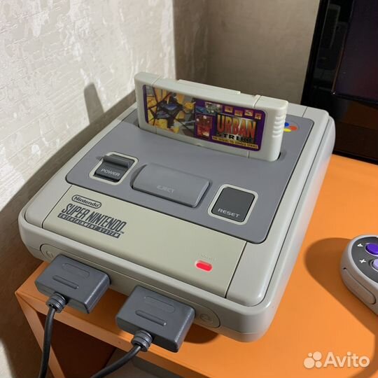 Приставка Super Nintendo с комплектом запуска