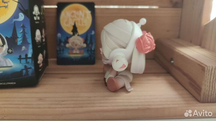 Pop mart skullpanda ancient castle