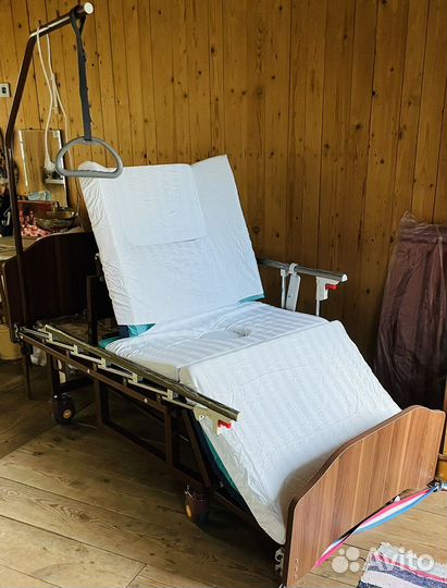 Медицинская кровать с электроприводом