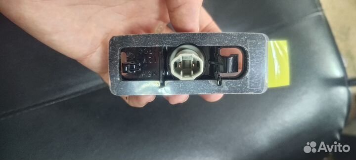 Подсветка номерного знака toyota RAV 4 (XA40)