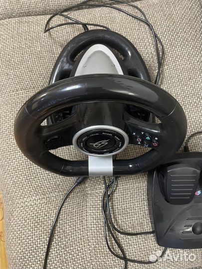 Игровой руль с педалями