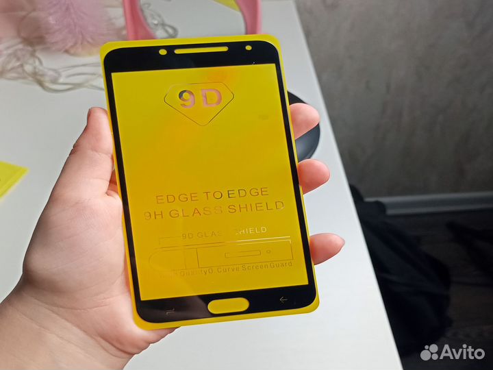 Защитное стекло на телефон Samsung j4