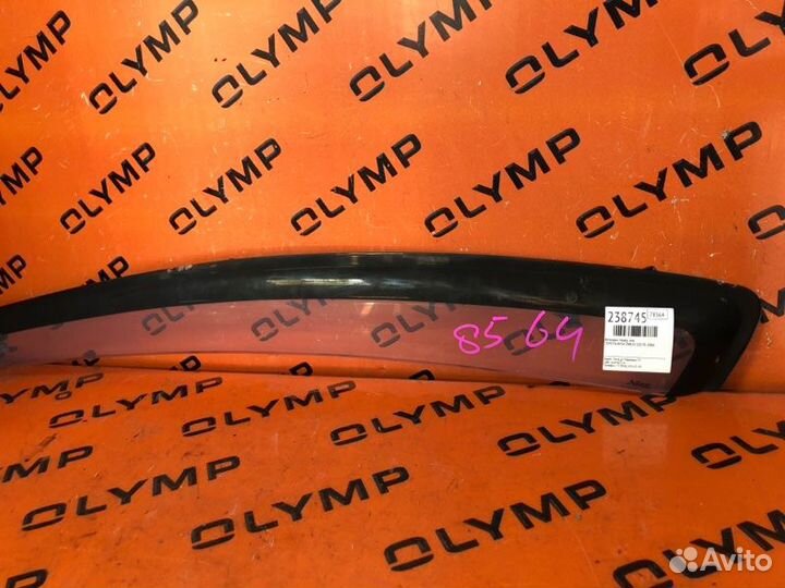 Ветровик передний левый Toyota Wish ZNE10 1ZZ-FE