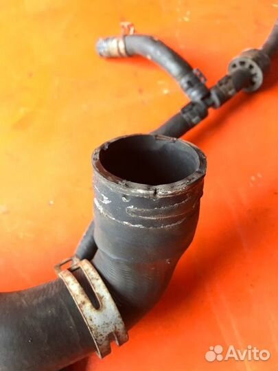 Патрубок системы охлаждения Mercedes Benz Ml 350