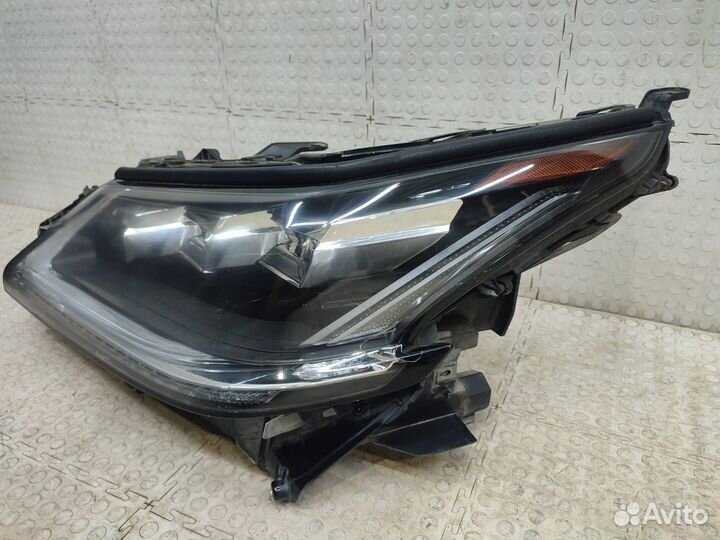 Фара левая Lexus Lx570 J200 2015