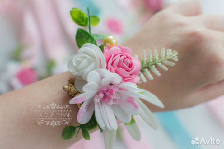 Цветочные браслеты