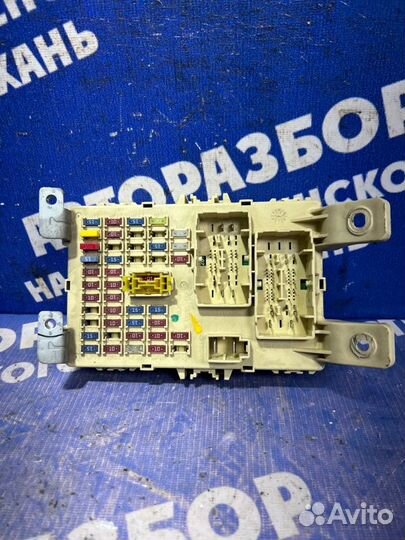 Блок предохранителей салона Kia Rio 3 седан 2012