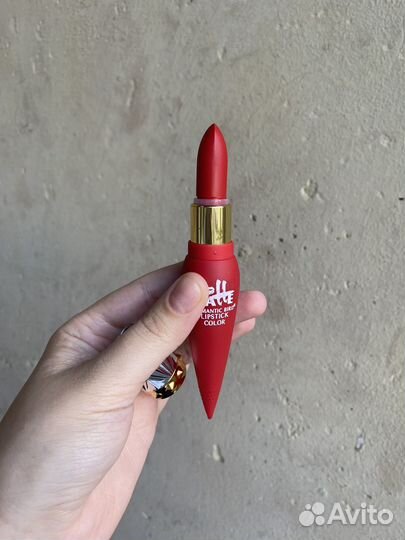 Помада и карандаш для губ