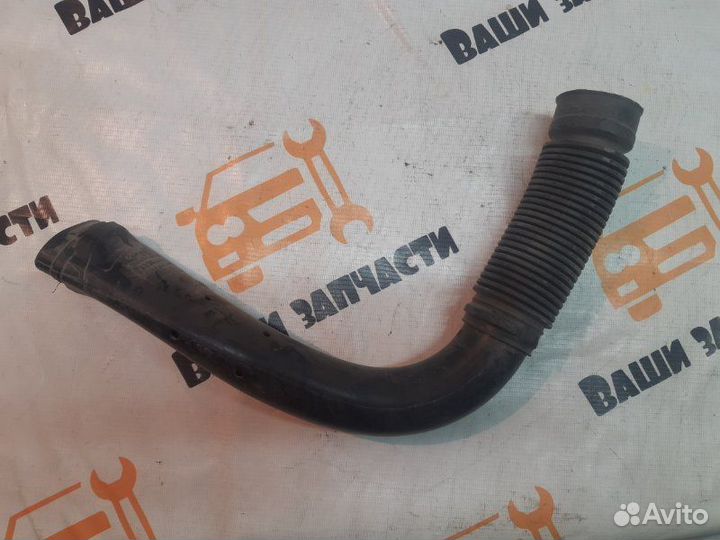 Патрубок воздушного фильтра Renault Logan