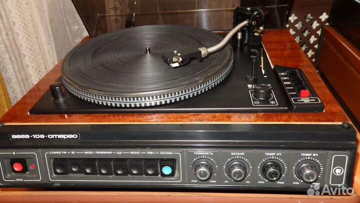 Проигрыватель винила вега-106/ 108
