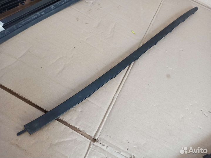 Bmw x5 f15 молдинг лобового стекла левый