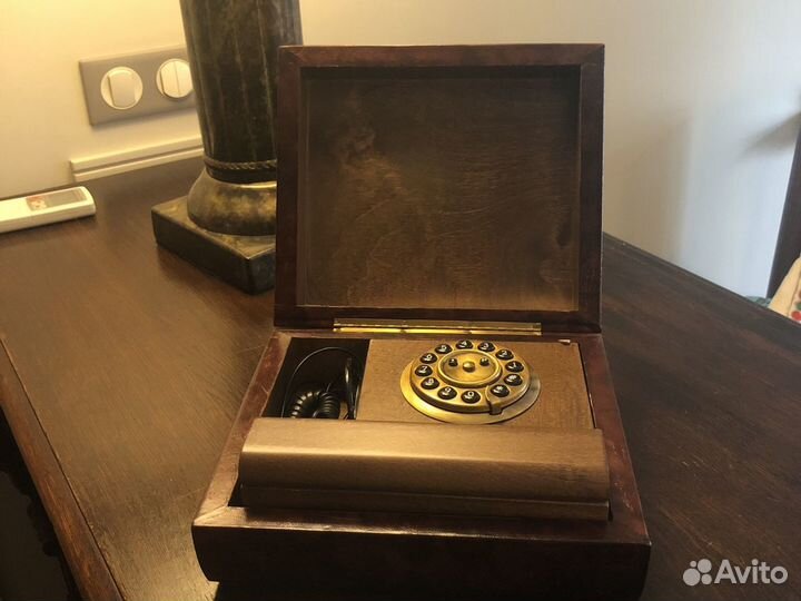 Стационарный ретро телефон